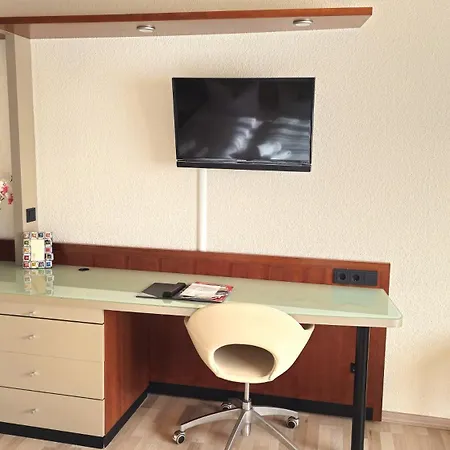 Hotel Avenue Altenfurt 3*